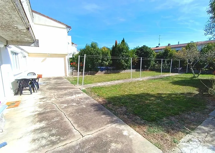 T2 Avec Jardin Et Parking *